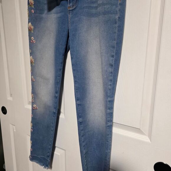 Driftwood Regular Wash Jackie Floral Embroidered High Rise Jeans Size 32 - Picture 5 of 13